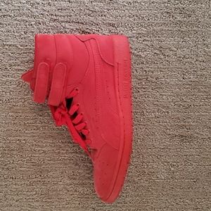 Red High Top Suede Top Pumas